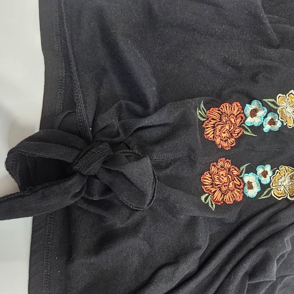 Rock & Roll Denim Chic Black Blouse with Bohemian Embroidered Floral Size M - Picture 3 of 15